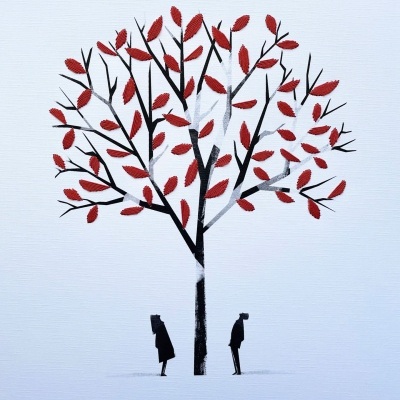 Desenho minimalista de árvore com folhas vermelhas e duas silhuetas negras sob fundo branco