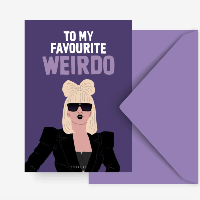 Cartão roxo com ilustração de mulher loira e texto TO MY FAVOURITE WEIRDO