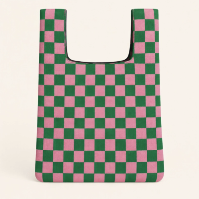 Mala tipo sacola xadrez verde e rosa em formato quadrado
