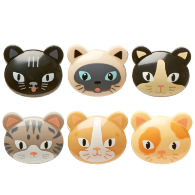 Tampas de silicone para copos com rosto de gatos em várias cores e padrões.