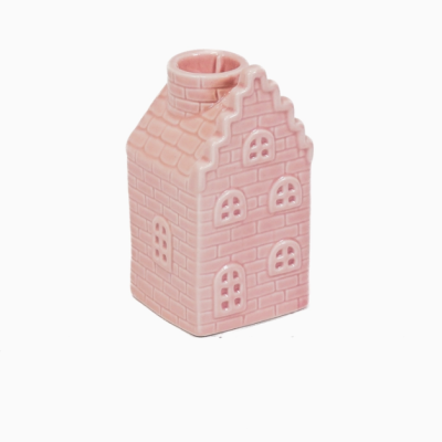 Figura decorativa de casa cor-de-rosa em cerâmica com textura de tijolos