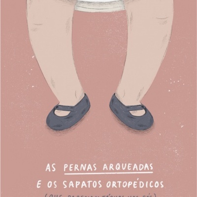 Ilustração de pernas arqueadas com sapatos ortopédicos e texto em português.
