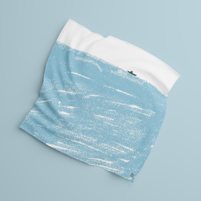 Lenço quadrado branco e azul com padrão de espuma do mar e barco preto