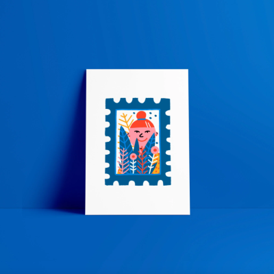 Cartão branco com ilustração colorida de carimbo com pessoa e plantas em fundo azul.
