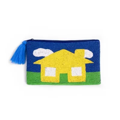 Carteira azul com casa amarela feita de miçangas