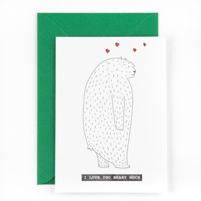 Cartão branco com desenho de urso e carta 'I LOVE YOU BEARY MUCH'