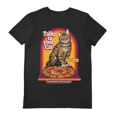 T-shirt preta com estampa de gato tigrado e texto em várias cores