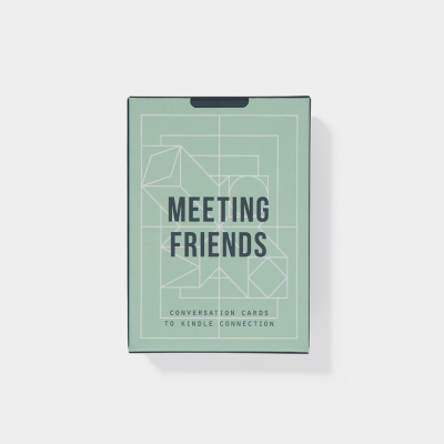 Caixa verde de cartas para conversa com texto Meeting Friends