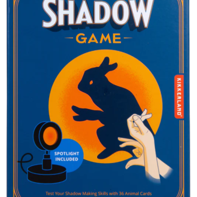Embalagem do jogo Shadow Game com design em azul e laranja e orelhas de coelho feitas com sombras das mãos.