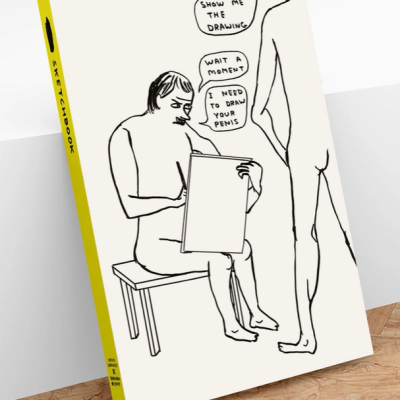 Caderno de esboços com desenho a negro de duas figuras nuas e balões de fala.