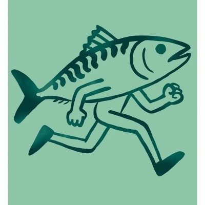 Ilustração de figura humana com cabeça de peixe a correr em fundo verde claro