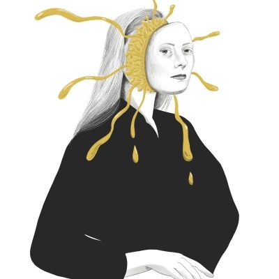 Ilustração de mulher com cabelo loiro e desenho dourado em forma de sol no rosto