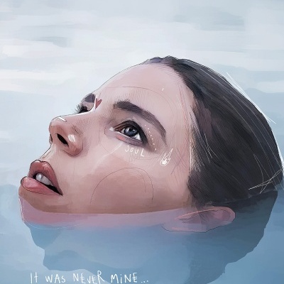 Retrato artístico de mulher na água com desenhos no rosto e texto emotivo