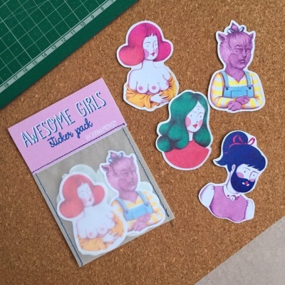 Pacote de autocolantes 'AWESOME GIRLS' com personagens ilustradas em cortiça.