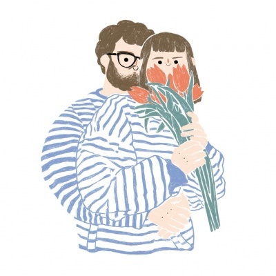Ilustração de duas pessoas com camisolas às riscas e flores tulipas
