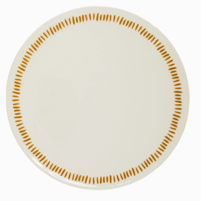 Prato redondo branco com decoração castanha no bordo.