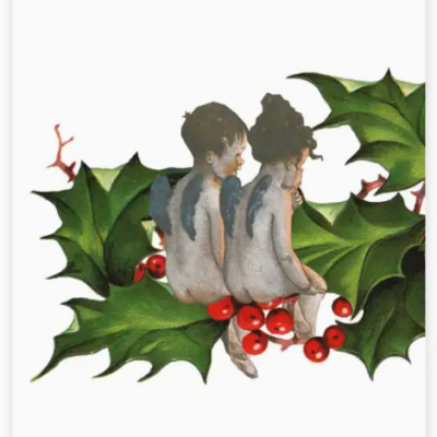 Ilustração de bebés com asas azuis sentados em folhas verdes com bagas vermelhas.