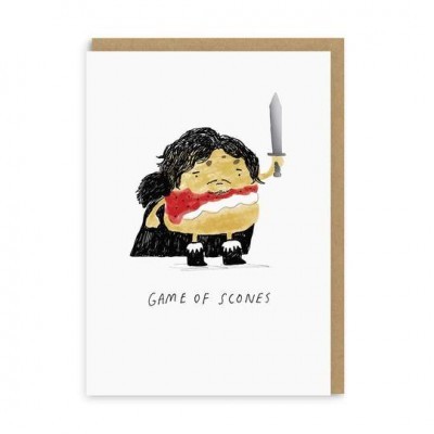 Cartão ilustrado com scone vestido como personagem de Game of Thrones e texto 'GAME OF SCONES'.