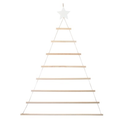 Árvore de Natal decorativa de barras de madeira com estrela branca no topo