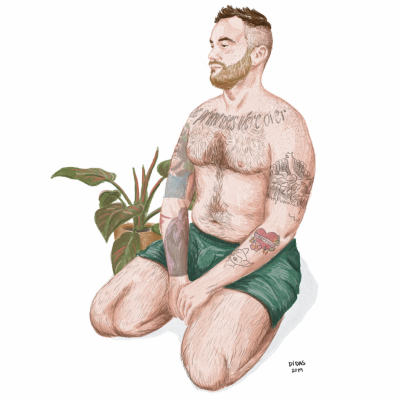 Homem sentado de joelhos com calções verdes e tatuagens, com planta ao fundo