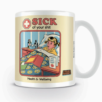 Caneca branca com design retro e texto 