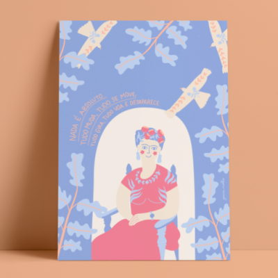 Cartaz decorativo com figura feminina em vestido rosa e texto em português