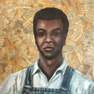 Pintura de um homem com camisa branca e jardineira jeans, fundo de páginas de livros