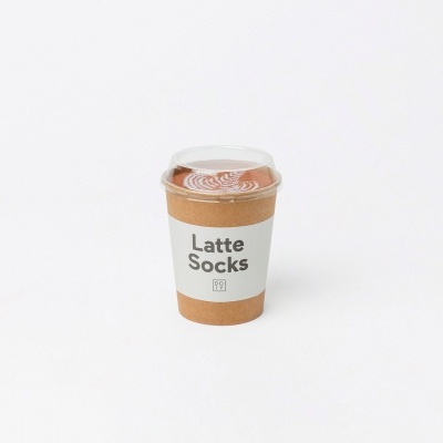 Copo de cartão com etiqueta Latte Socks