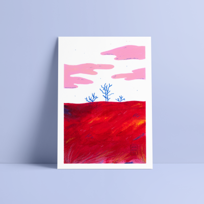 Poster artístico com cores rosa, vermelho e azul contra parede azul