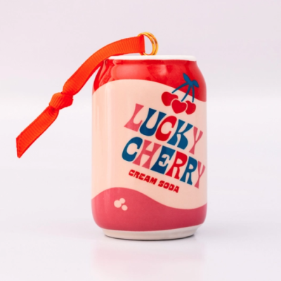 Porta-chaves em forma de lata de refrigerante vermelho e branco com impressão LUCKY CHERRY