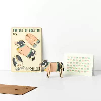 Conjunto de decoração de vaca em cartolina para montar com embalagem e carta decorativa