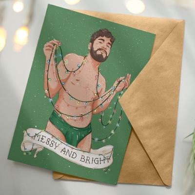 Cartão de Natal com ilustração de homem com barba e luzes natalinas