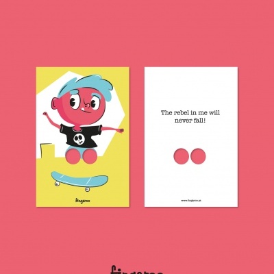 Duas cartas coloridas com personagem e texto