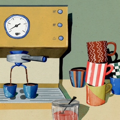 Máquina de café amarela com canecas coloridas e copos azuis a ser servido café.