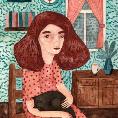 Mulher com vestido rosa sentado numa cadeira com gato preto no colo, fundo com móvel e planta