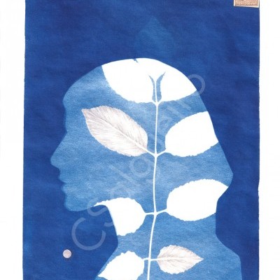 Silhueta humana azul com folhas brancas sobre fundo azul, selos postais no canto superior direito