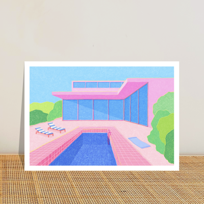 Ilustração colorida de uma casa rosa com piscina e janelas azuis