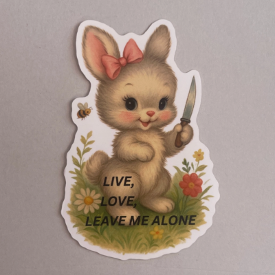 Autocolante coelho com faca e texto LIVE, LOVE, LEAVE ME ALONE
