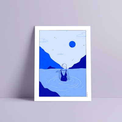 Cartaz ilustrativo em azul com pessoa numa lagoa entre montanhas