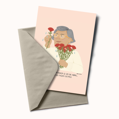 Cartão ilustrado com senhora segurando flores vermelhas dentro de envelope cinzento