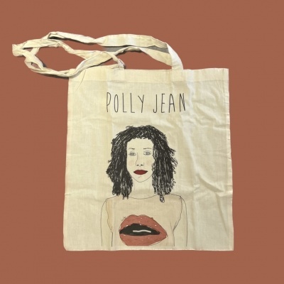Ecobag de tecido cru com ilustração de mulher e texto POLLY JEAN