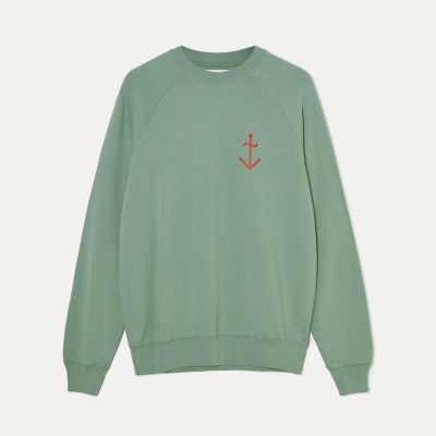 Sweatshirt verde com âncora vermelha no peito