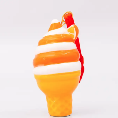 Bolsa em forma de gelado com alça vermelha