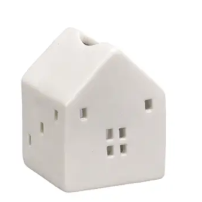 Miniatura de casa branca em cerâmica com janelas