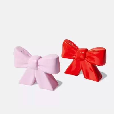 Par de saleiros em forma de laços cor-de-rosa e vermelho em cerâmica
