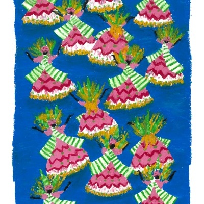 Desenho colorido de figuras femininas com saia rosa, blusa às riscas verdes e branco e cabelo amarelo com topos verdes em fundo azul