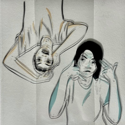 Desenho artístico de duas figuras femininas com contornos pretos em fundo branco