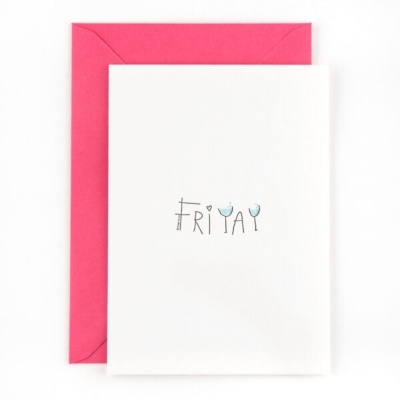 Cartão branco com palavra 'FRITAY' e ilustração de taças azuis