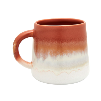 Caneca de cerâmica esmaltada em tons terra com alça