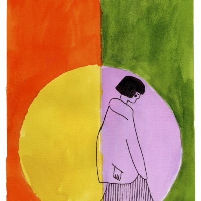 Ilustração de figura feminina com fundo colorido dividido em laranja e verde com círculos amarelo e roxo